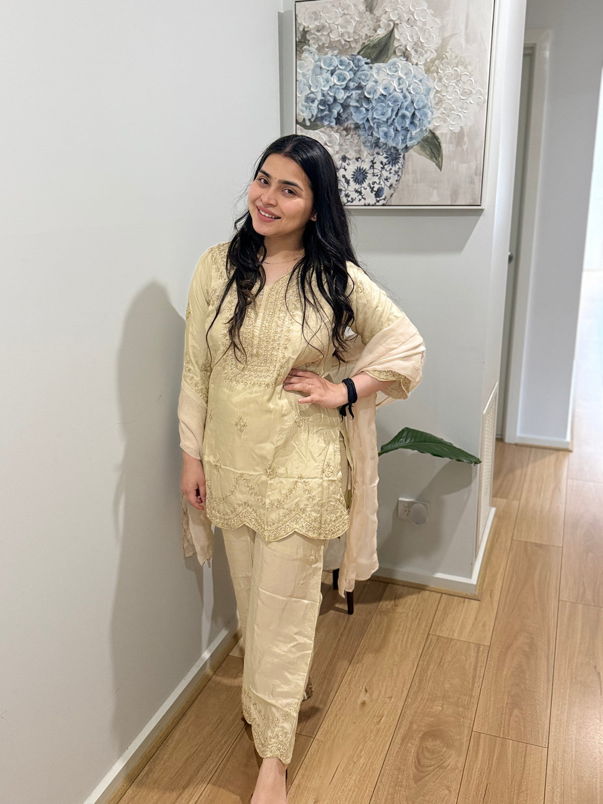 Aanya (Off-White)
