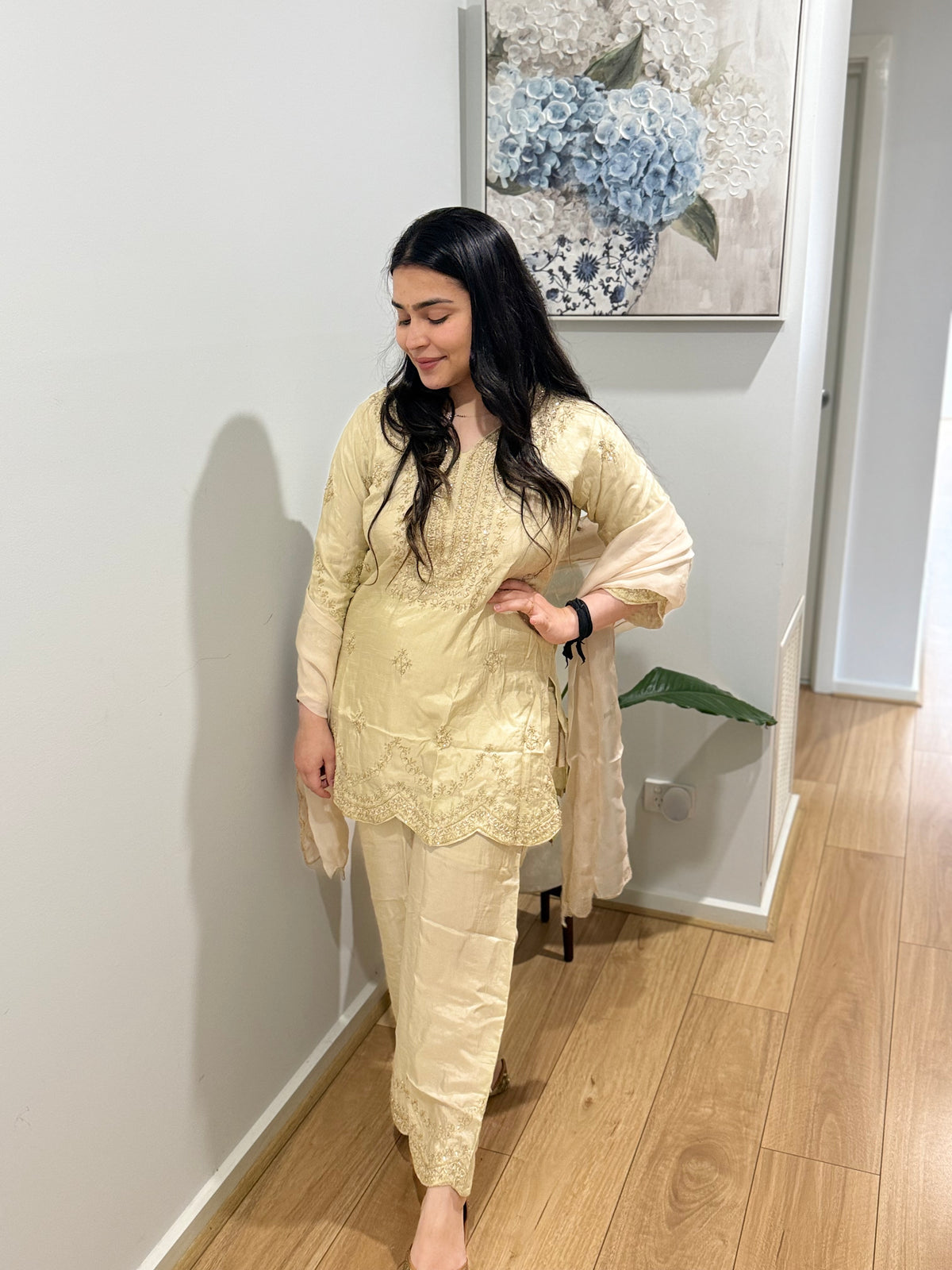 Aanya (Off-White)