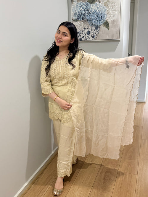 Aanya (Off-White)